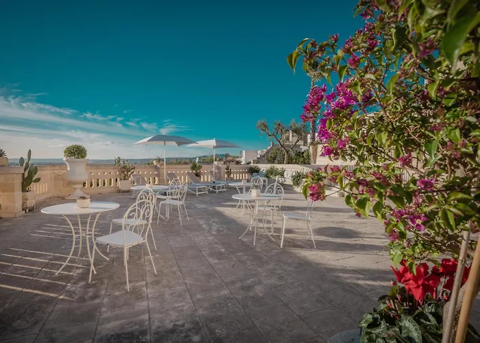 Tufo Bianco Relais 4* Massafra